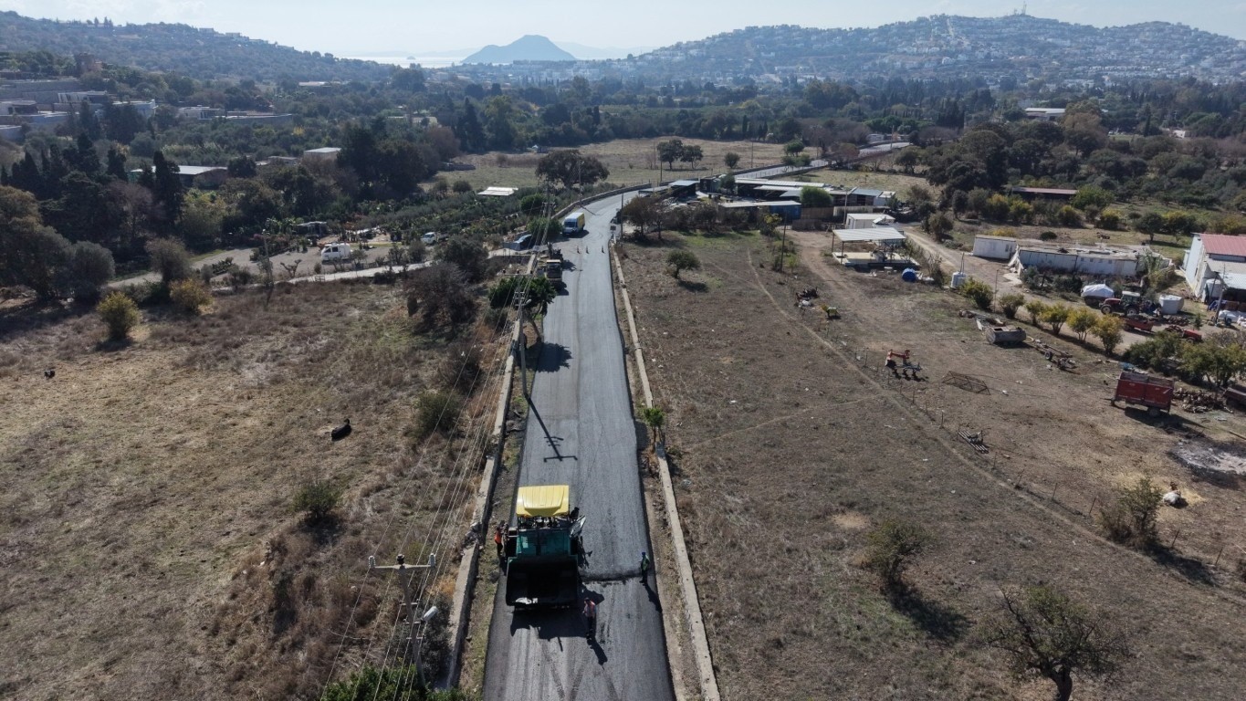 BODRUM’DA YOL ÇALIŞMALARI DÖRT MAHALLEDE SÜRÜYOR