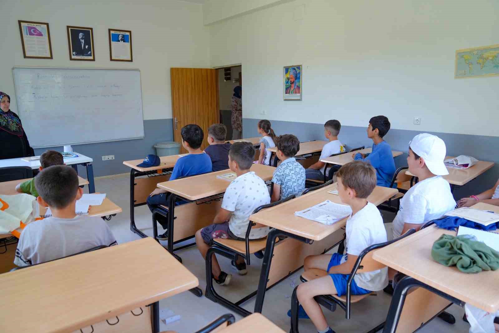 Erbaa'da çocuklar, yaz tatilini Kur'an kursunda değerlendiriyor