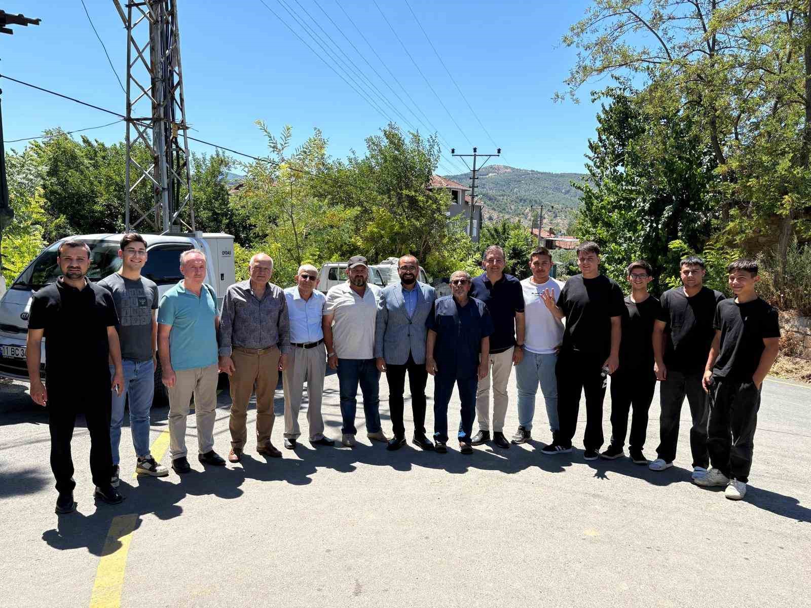 AK Parti Bilecik teşkilatı Yeniköy’de vatandaşlarla bir araya geldi