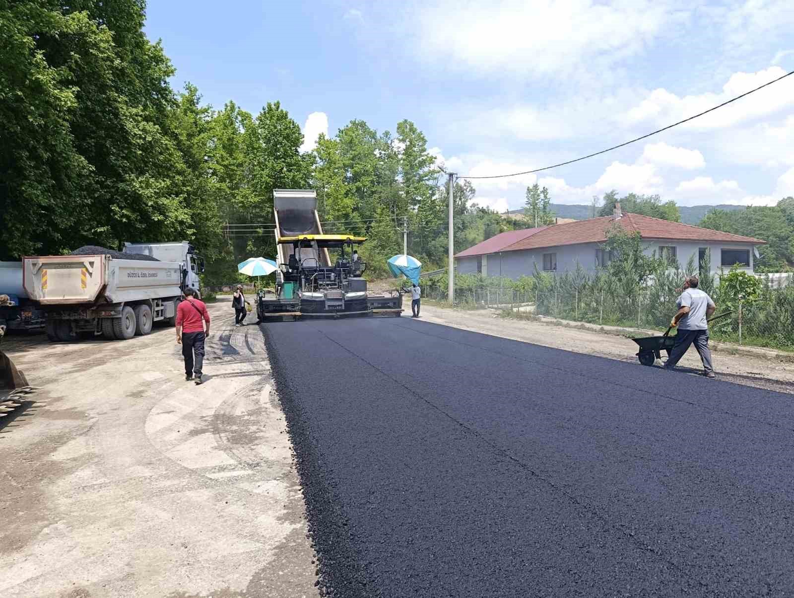 Darıyeri Hasanbey Köyü’nde sıcak asfalt çalışmaları tamamlandı