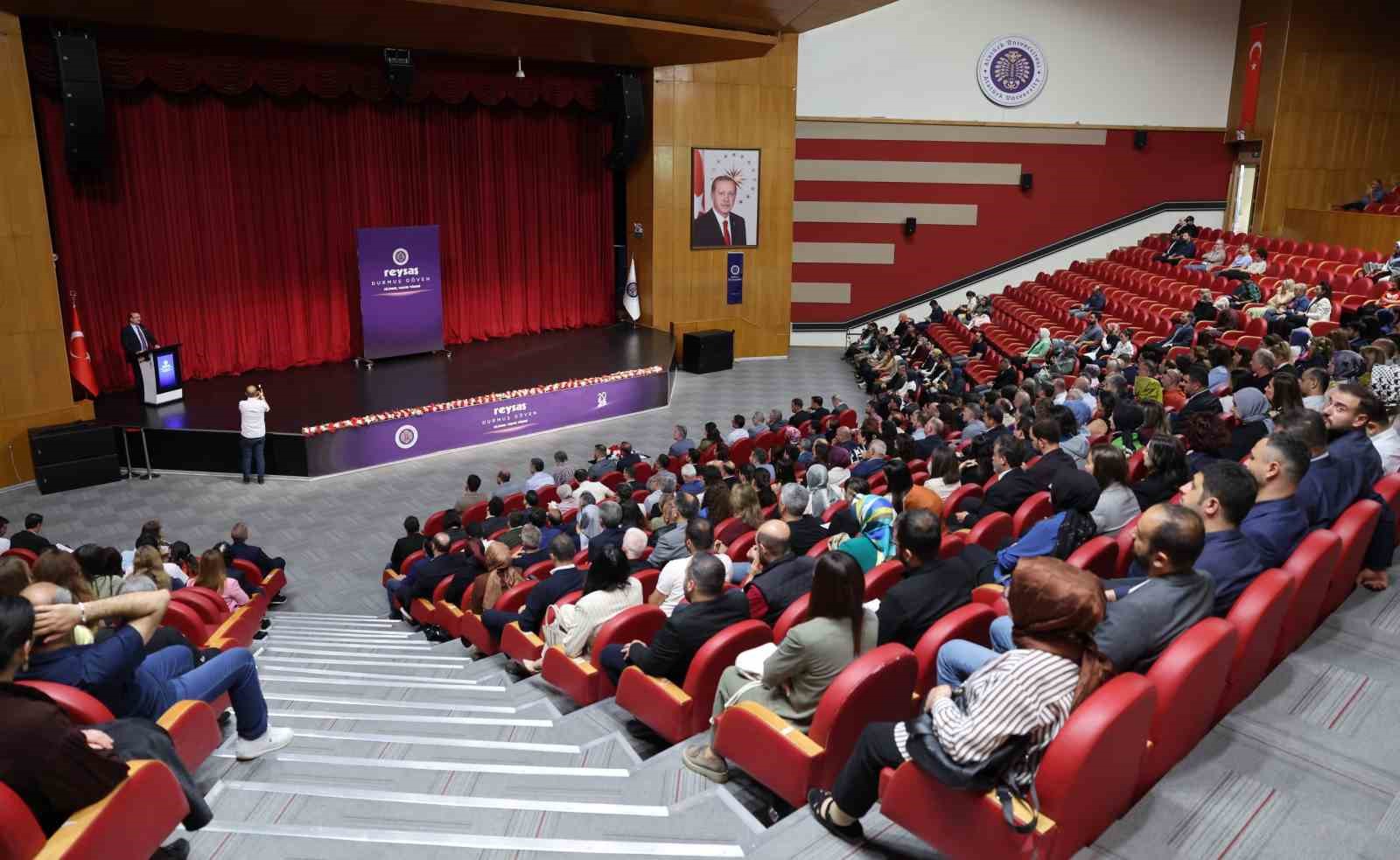 Atatürk Üniversitesinde akademik üretkenlik ödüllendirildi