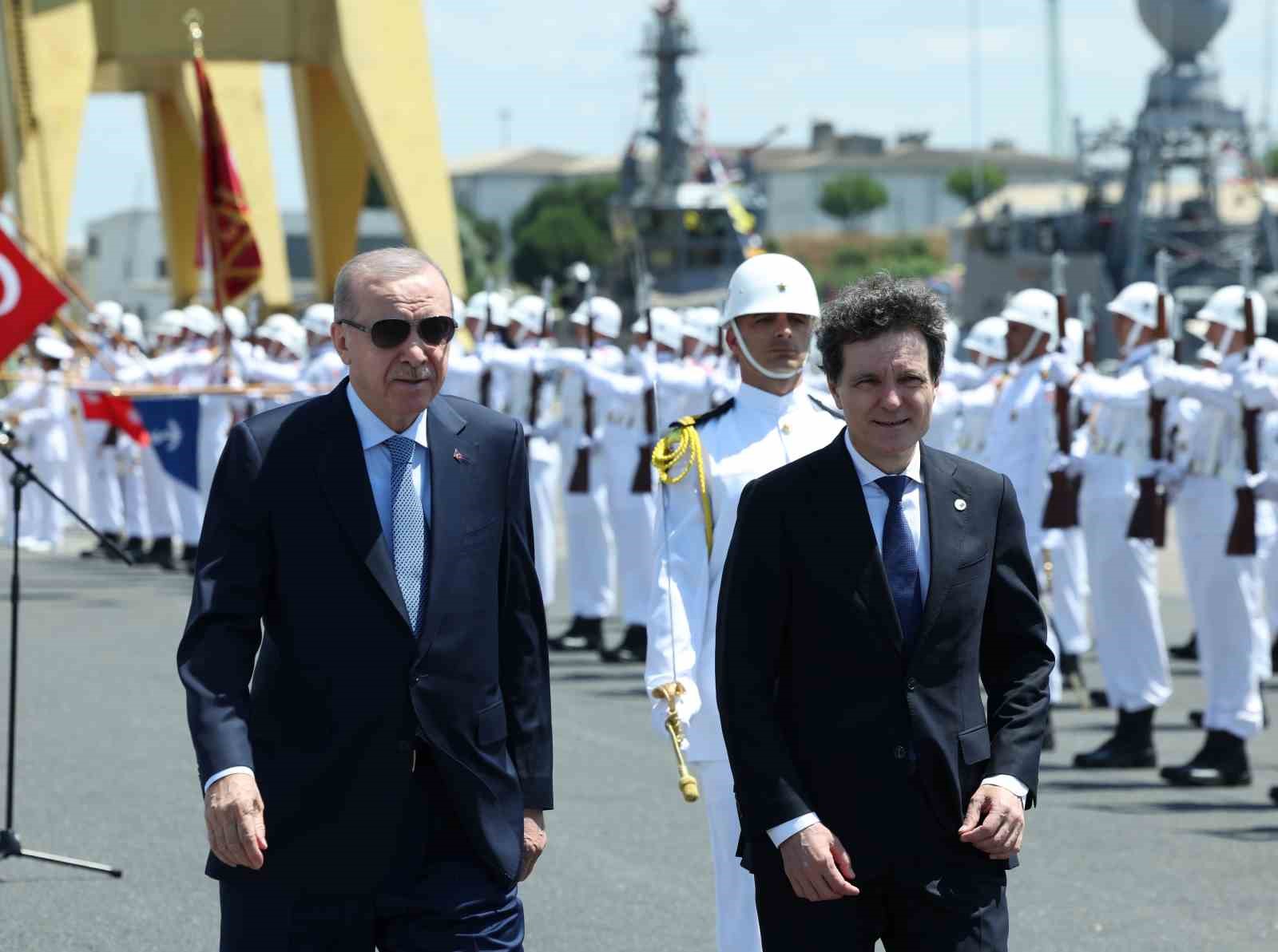 Cumhurbaşkanı Erdoğan: "Askeri gemi inşa sanayimiz, 103 yıllık cumhuriyet tarihimizin en yoğun ve en verimli günlerini yaşıyor"
