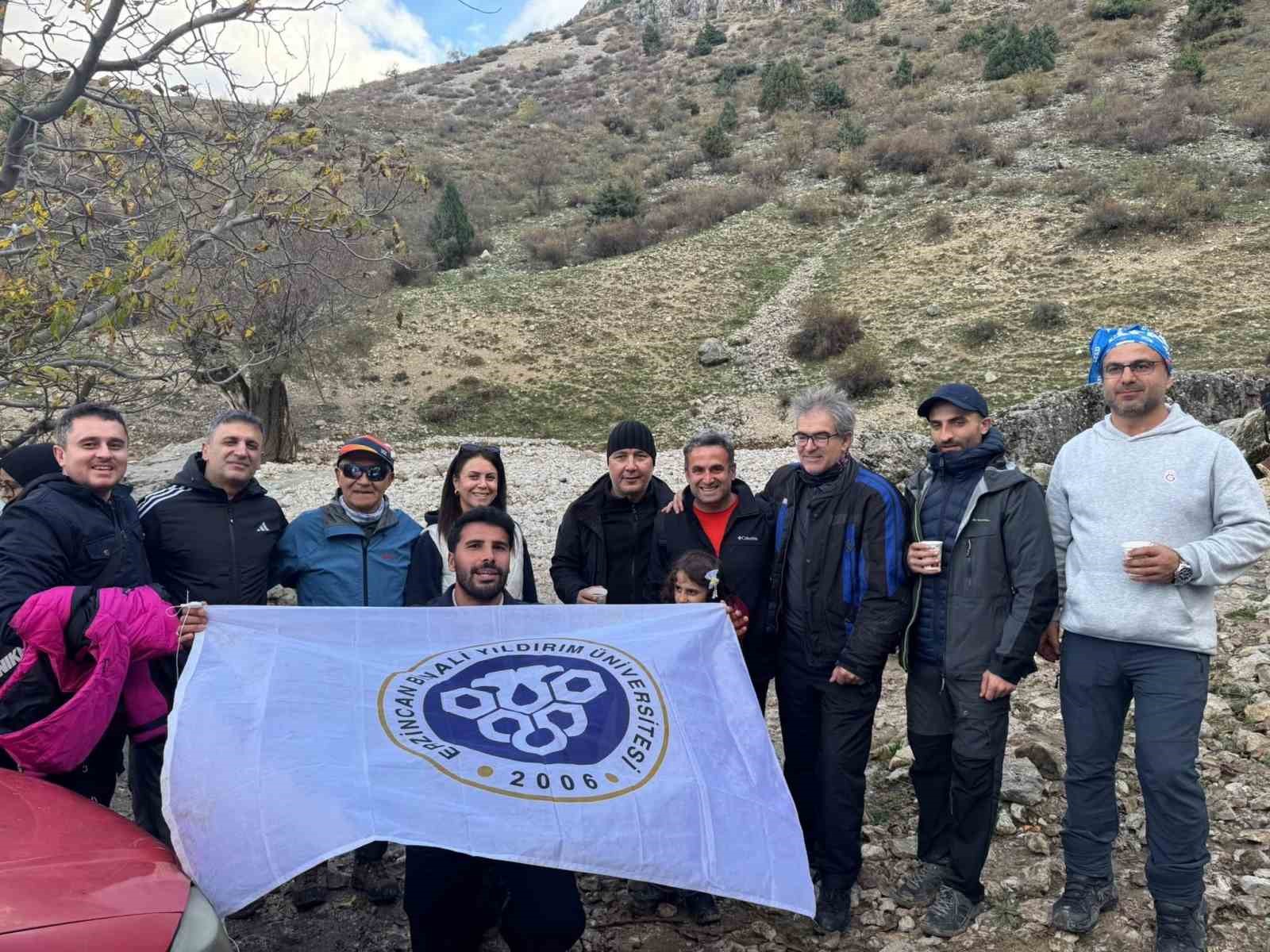 ERZİNCAN'DA CUMHURİYET'İN 103. YILI DOĞA YÜRÜYÜŞÜYLE KUTLANDI