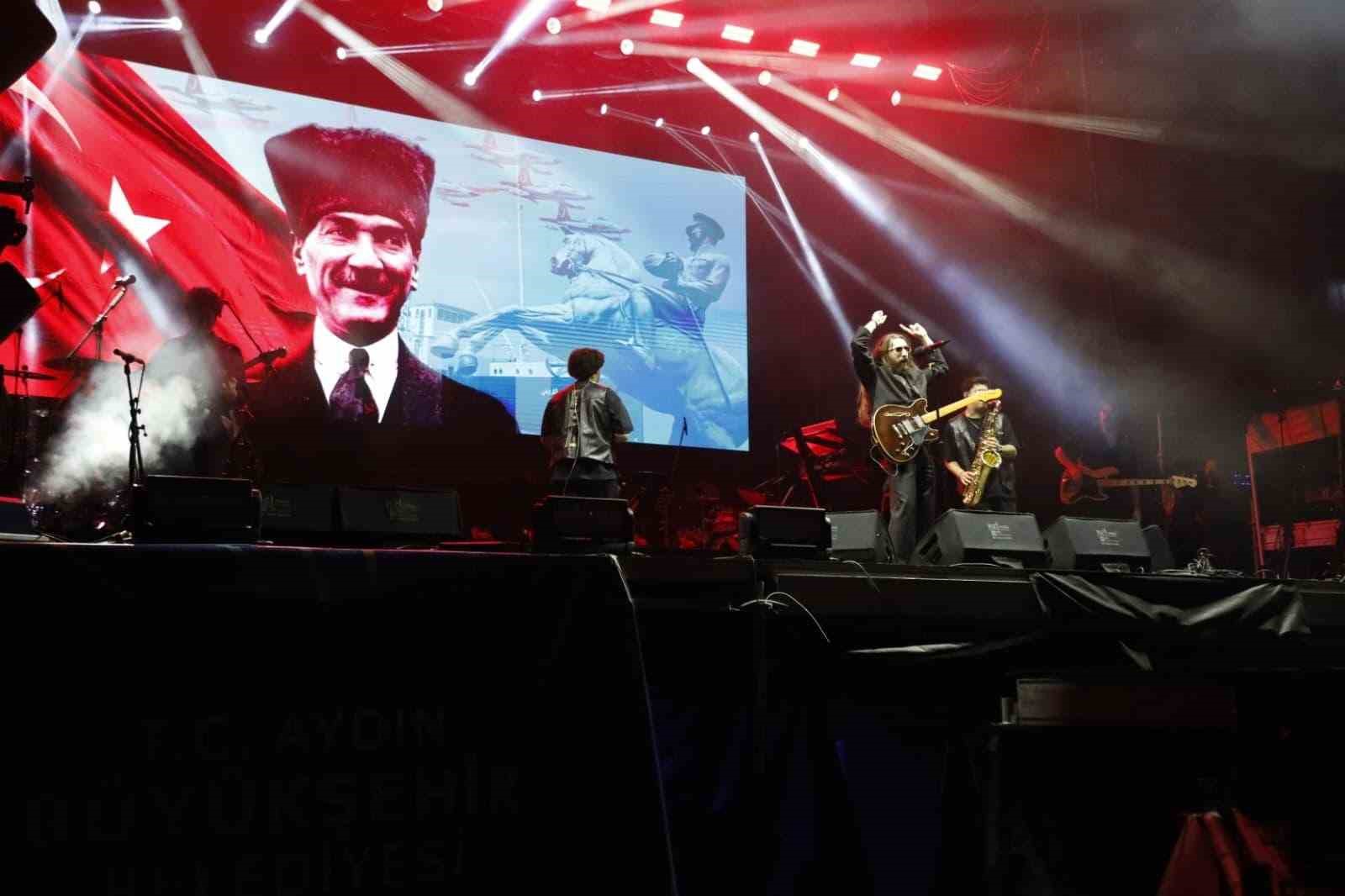 BİNLERCE KİŞİ AYDINFEST’TE DOYASIYA EĞLENDİ