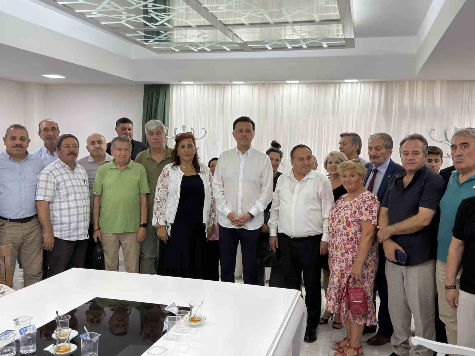 Hatipoğlu'ndan Eskişehir'deki hemşehri derneklerini misafir etti