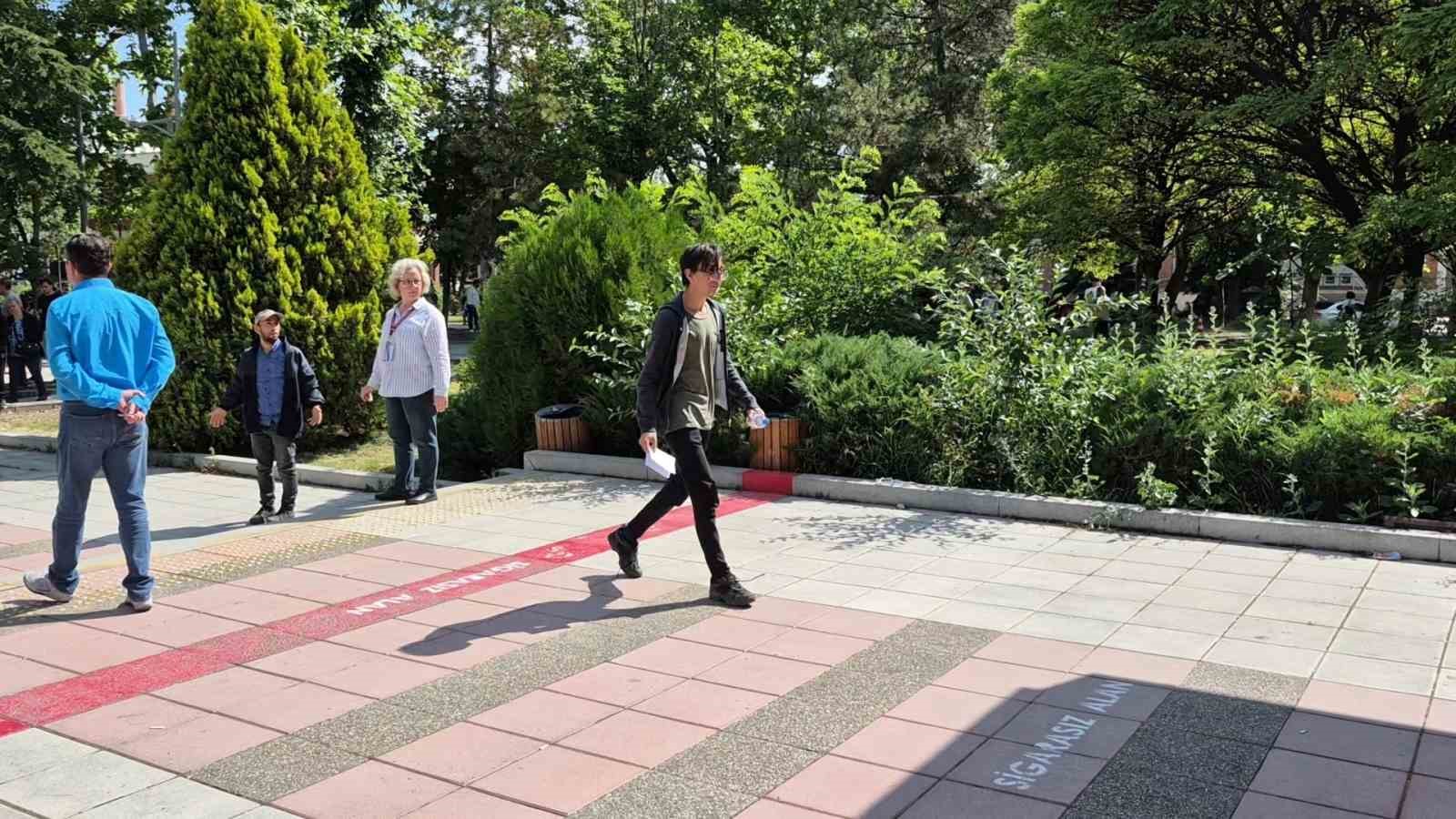 Adayı son anda sınava yetiştiren yakını: "Koş, ben mi koşacağım peşinden"