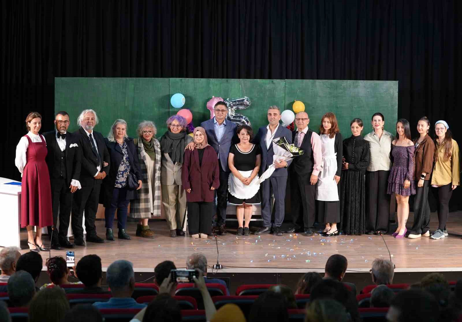 ALBET  Şakran Tiyatro Topluluğu, ilk gösterisiyle büyük beğeni topladı