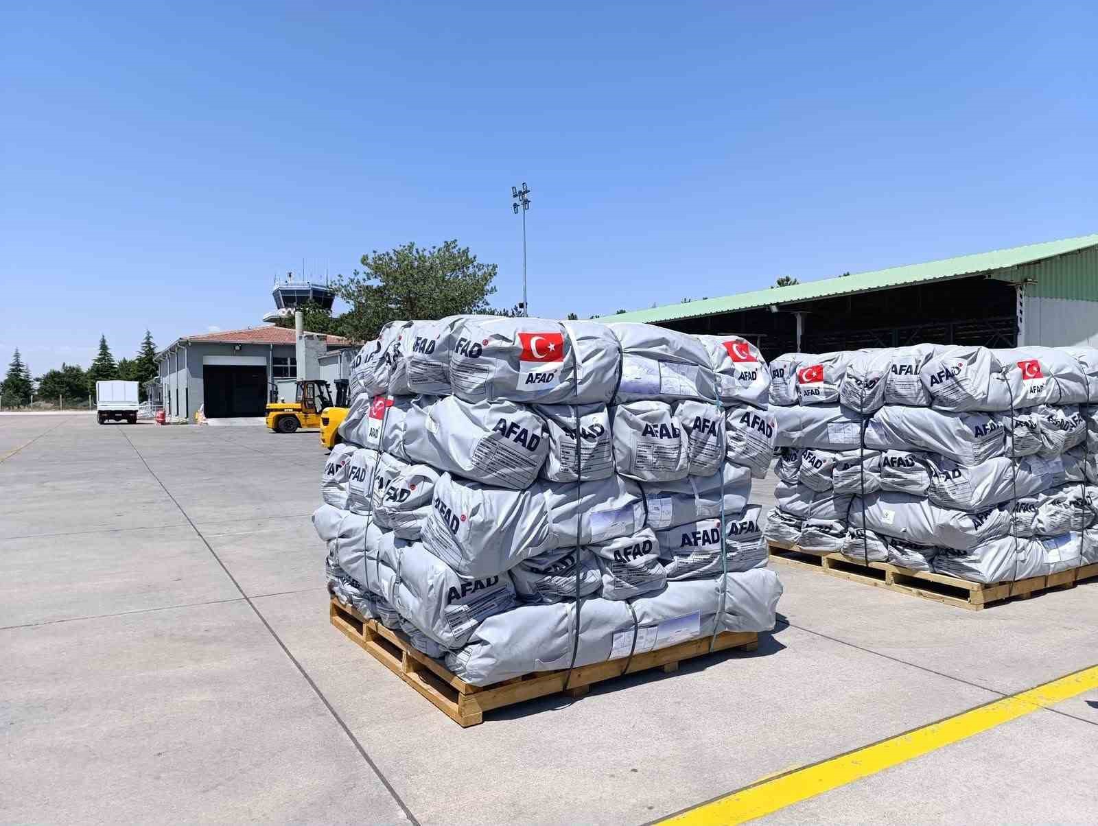 Venezuela'ya 30 ton insani yardım malzemesi götürüldü
