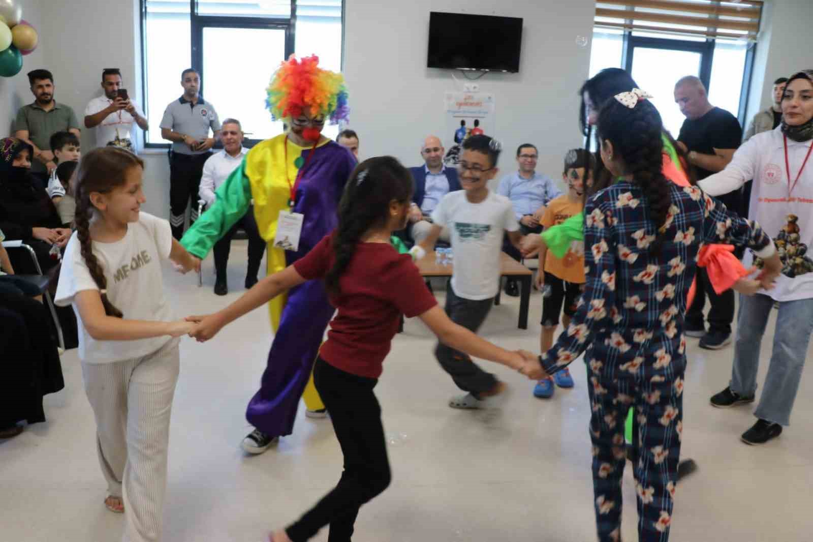 Ceylanpınar'da bir oyuncak, bir şifa projesiyle çocukların yüzü güldü