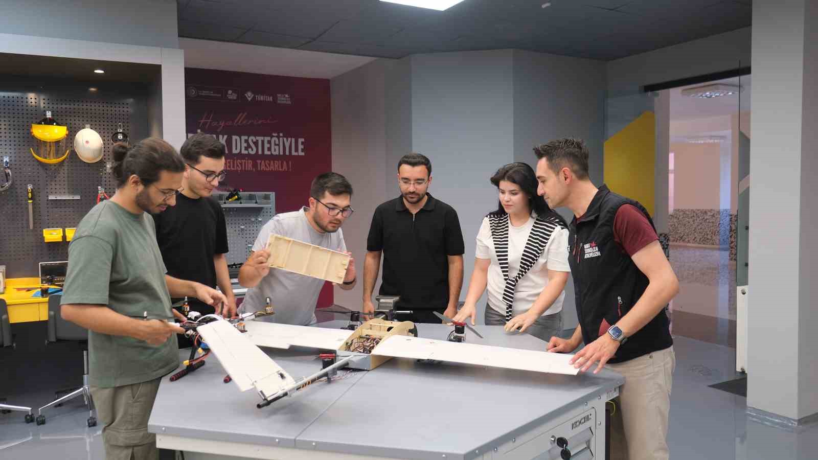 Milli Teknoloji Atölyesi'nde savunma sanayisine katkı sağlayacak projeler geliştiriliyor