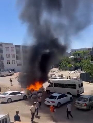 Kahta'da çöp yangını korkuttu