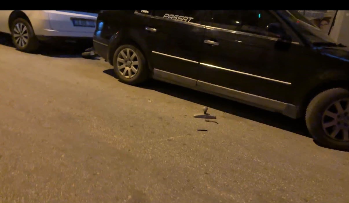 Eskişehir'de gece yarısı kavgası: Geriye kapı kolu ve kol saati kaldı