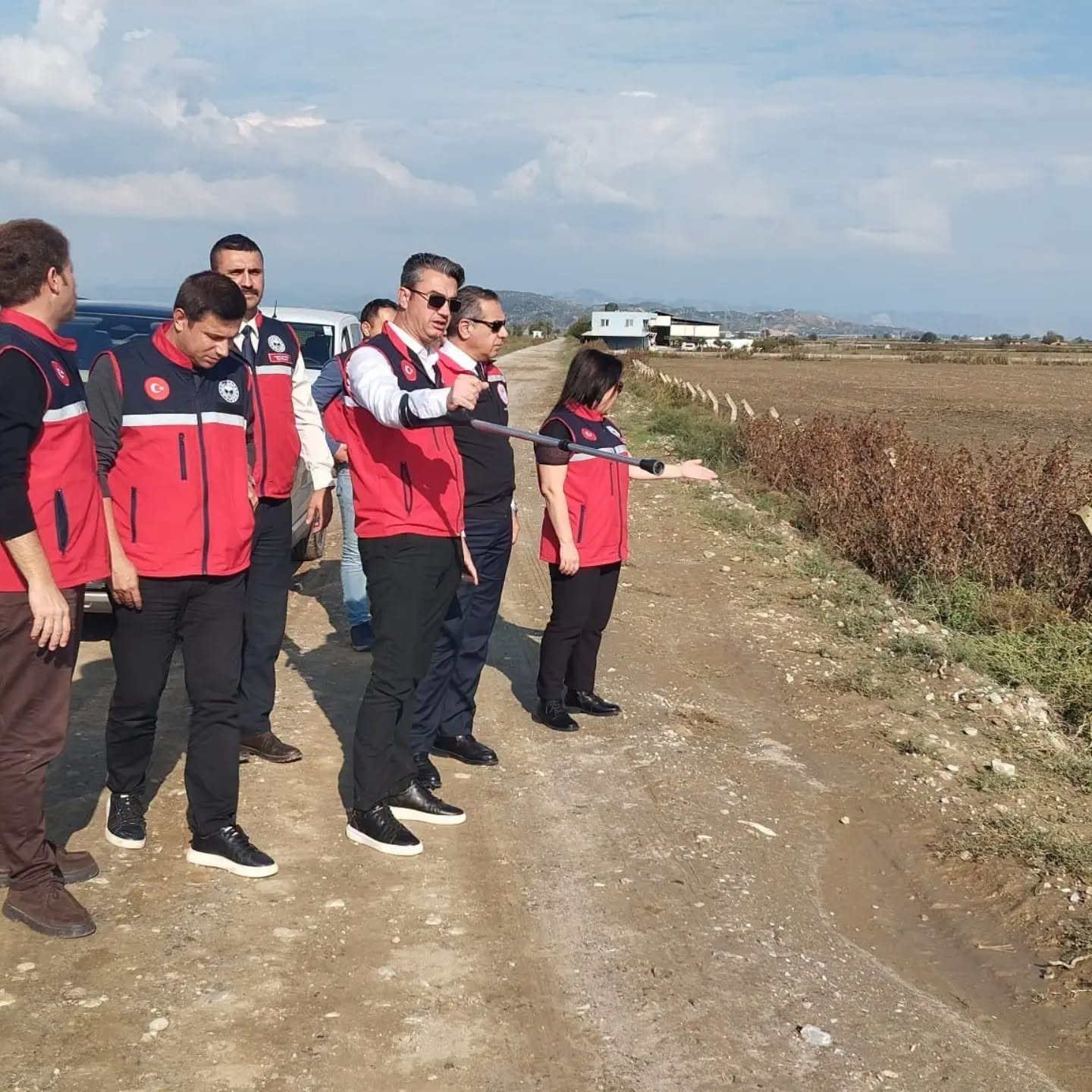 AYDIN'DA ŞUBAT AYINDA BÜYÜK MENDERES NEHRİ’NİN TAŞMASI SONUCU ÇOK SAYIDA TARIM ARAZİSİNİN SULAR ALTINDA KALDIĞI TATARLAR BÖLGESİ’NDE, TAŞKINDAN 8 AY SONRA İL VE İLÇE TARIM EKİPLERİ TARAFINDAN İNCELEME YAPILARAK BÖLGEDEKİ SON DURUM DEĞERLENDİRİLDİ.