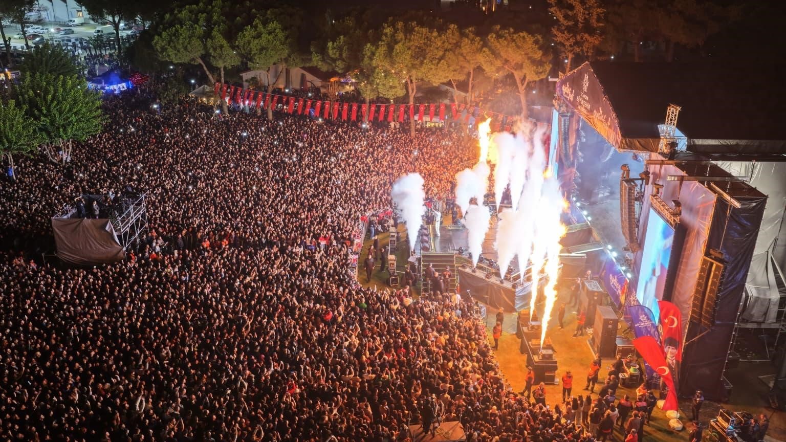 BİNLERCE KİŞİ AYDINFEST’TE DOYASIYA EĞLENDİ