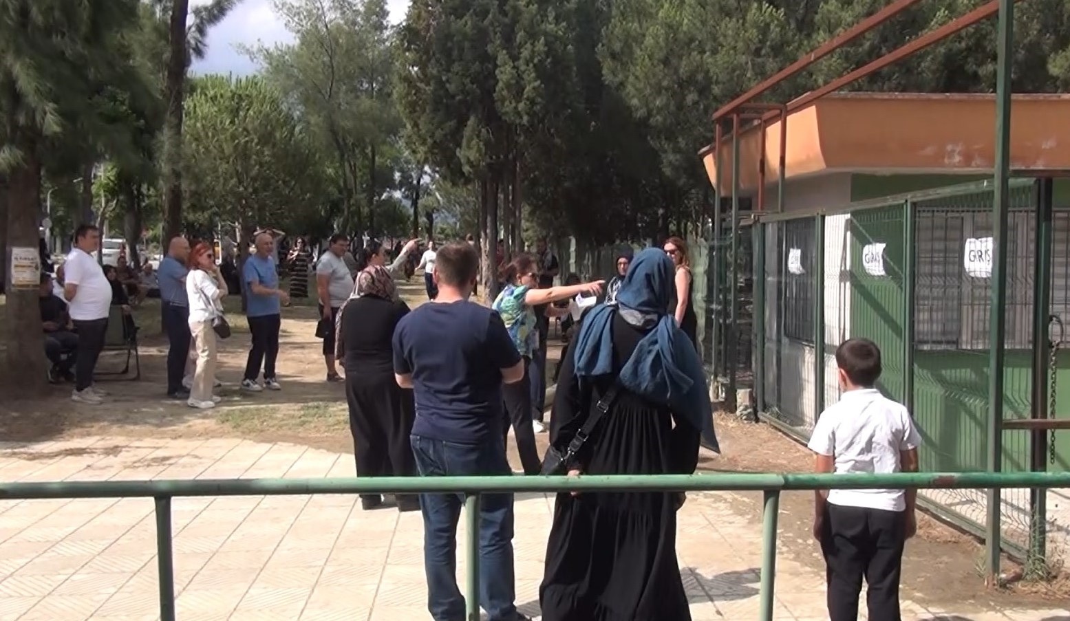 Kapılar kapanmadan sınava yetiştiler