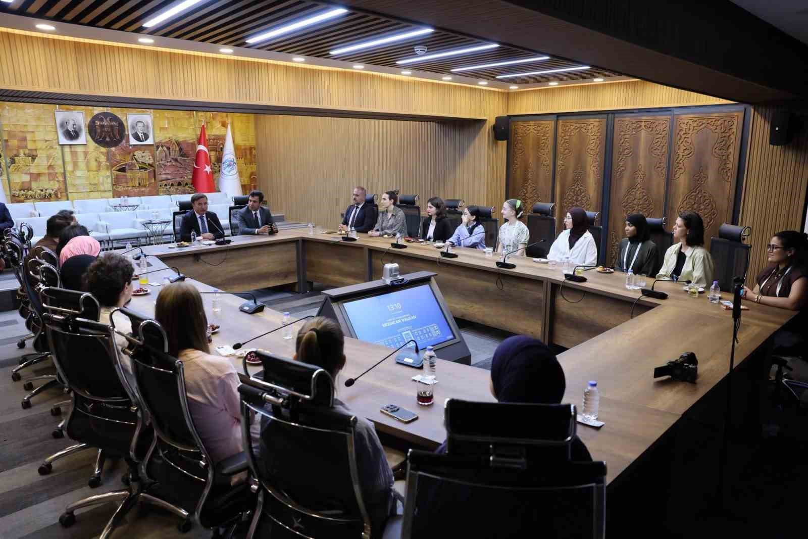 13 ülkeden gelen öğrenciler Erzincan'da Türkçe ve Türk kültürüyle buluşuyor
