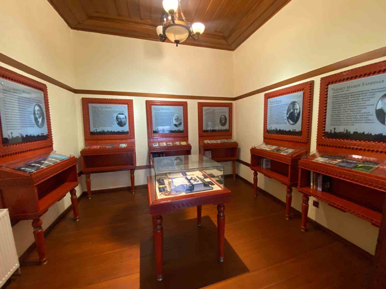 ANKARA’DA ‘ŞAİR VE YAZARLAR EVİ MÜZESİ’, TÜRK EDEBİYATININ ÖNEMLİ İSİMLERİNE AİT KİTAP, FOTOĞRAF VE KİŞİSEL EŞYALARIYLA ZİYARETÇİLERİNİ AĞIRLIYOR.
