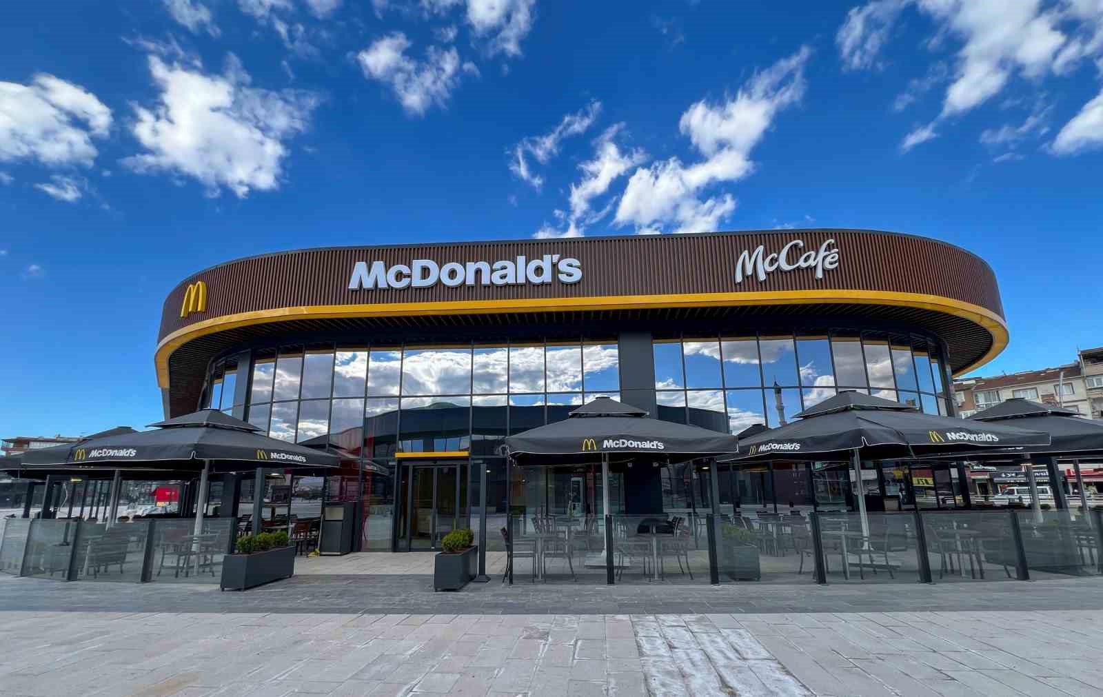 McDonald’s Türkiye 2 bin 350 kişiye daha istihdam sağladı
