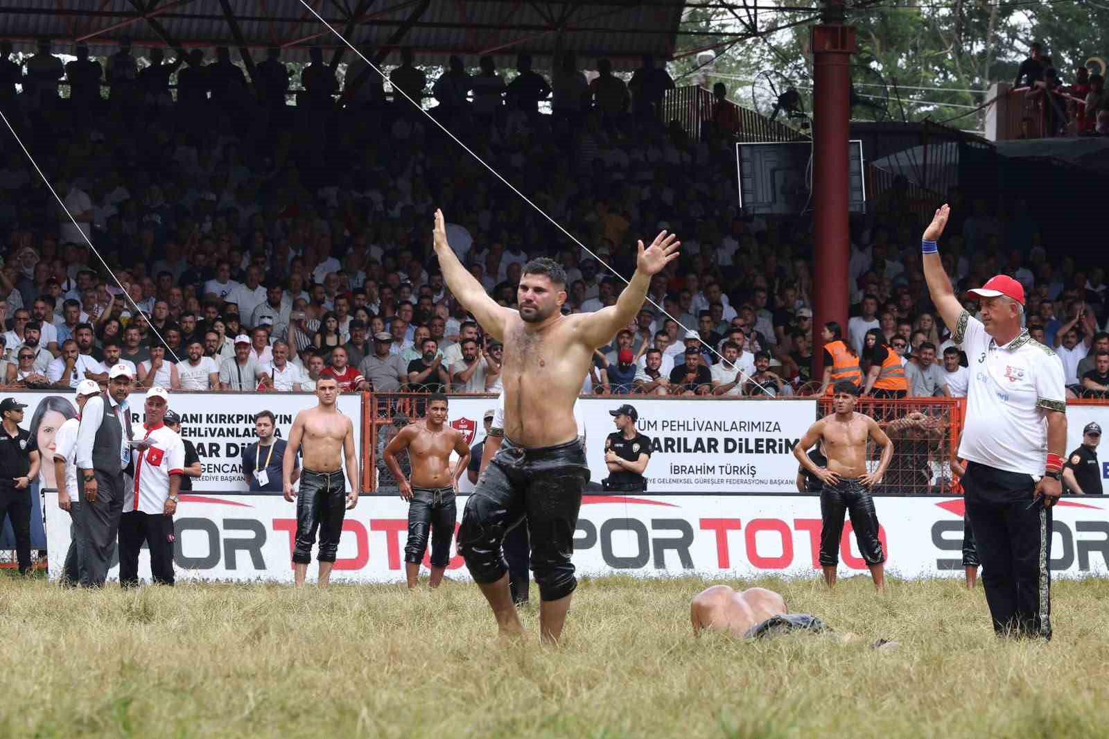 Altın kemer Antalya'ya geldi