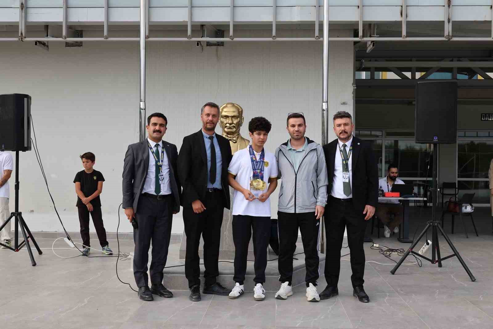 MTK öğrencisi Yalçınkaya’dan, Avrupa’da 4 altın madalya