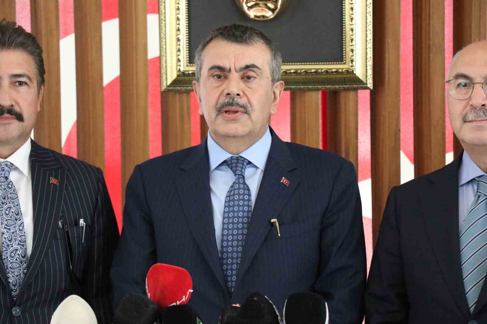 Milli Eğitim Bakanı Tekin: "YKS’ye giren bütün gençlerimize başarılar diliyorum"