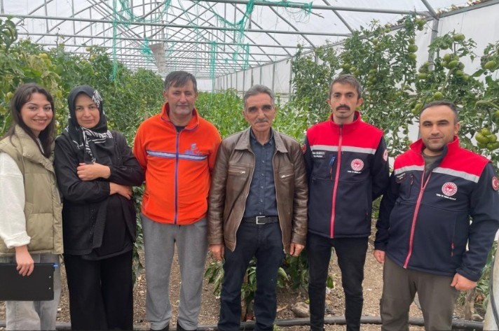 ERZURUM İL TARIM VE ORMAN MÜDÜRLÜĞÜ, GELENEKSEL HALE GETİRDİĞİ "CUMA BULUŞMALARI" KAPSAMINDA KENT GENELİNDEKİ ÇİFTÇİLERLE BİR ARAYA GELEREK TARIMSAL ÜRETİME YÖNELİK HAYATİ KONULARDA BİLGİLENDİRME YAPTI.