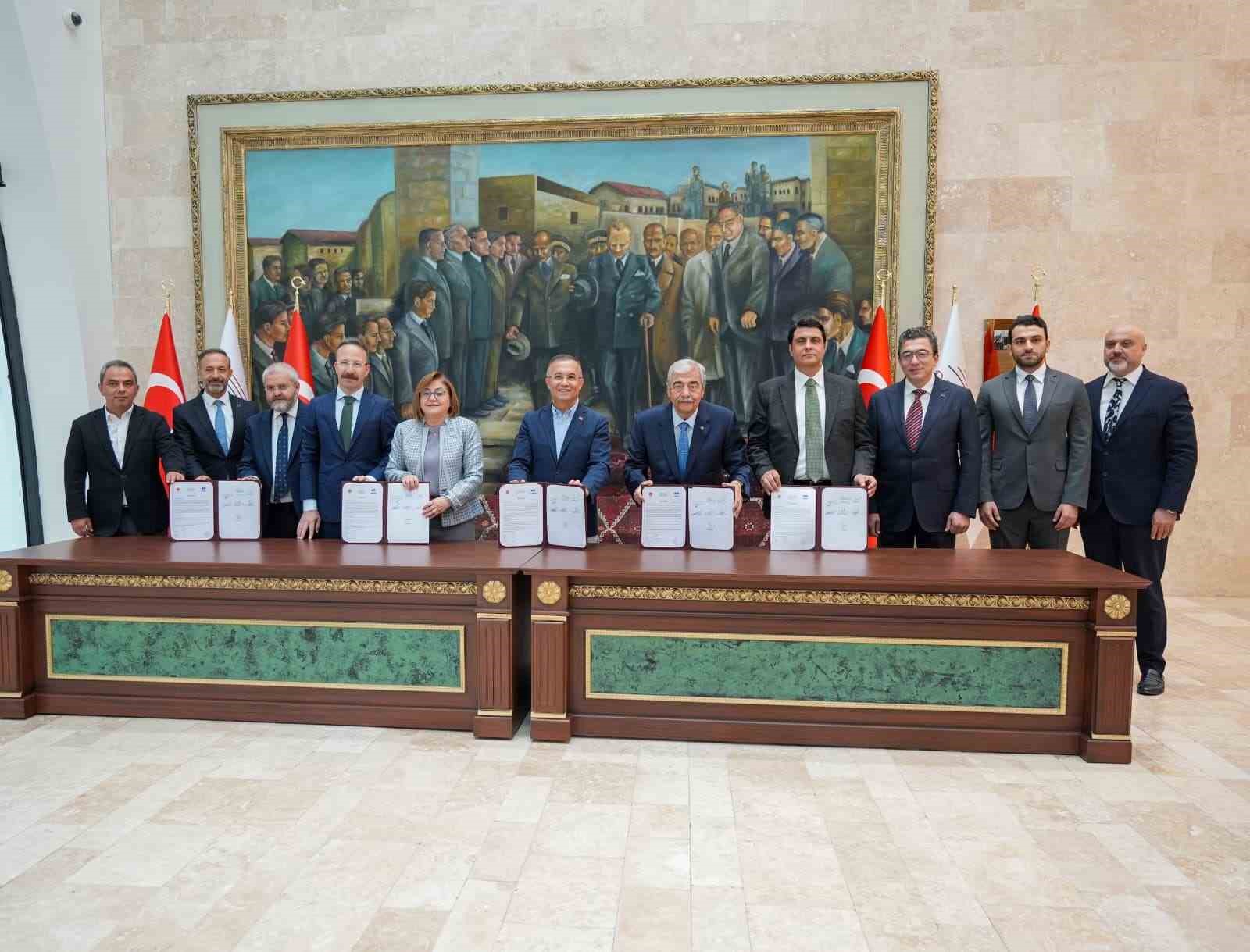 İmzalar Kur'an Kursu için atıldı