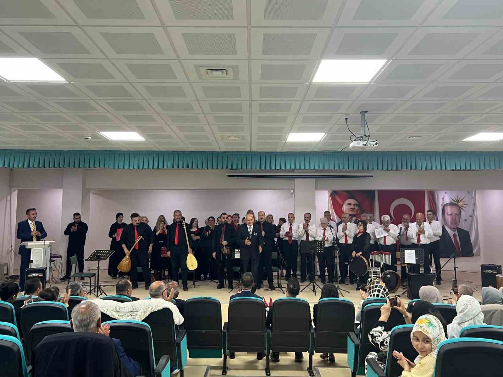 Sarıcakaya'da ilk kez 'Türk Halk Müziği Konseri' düzenlendi