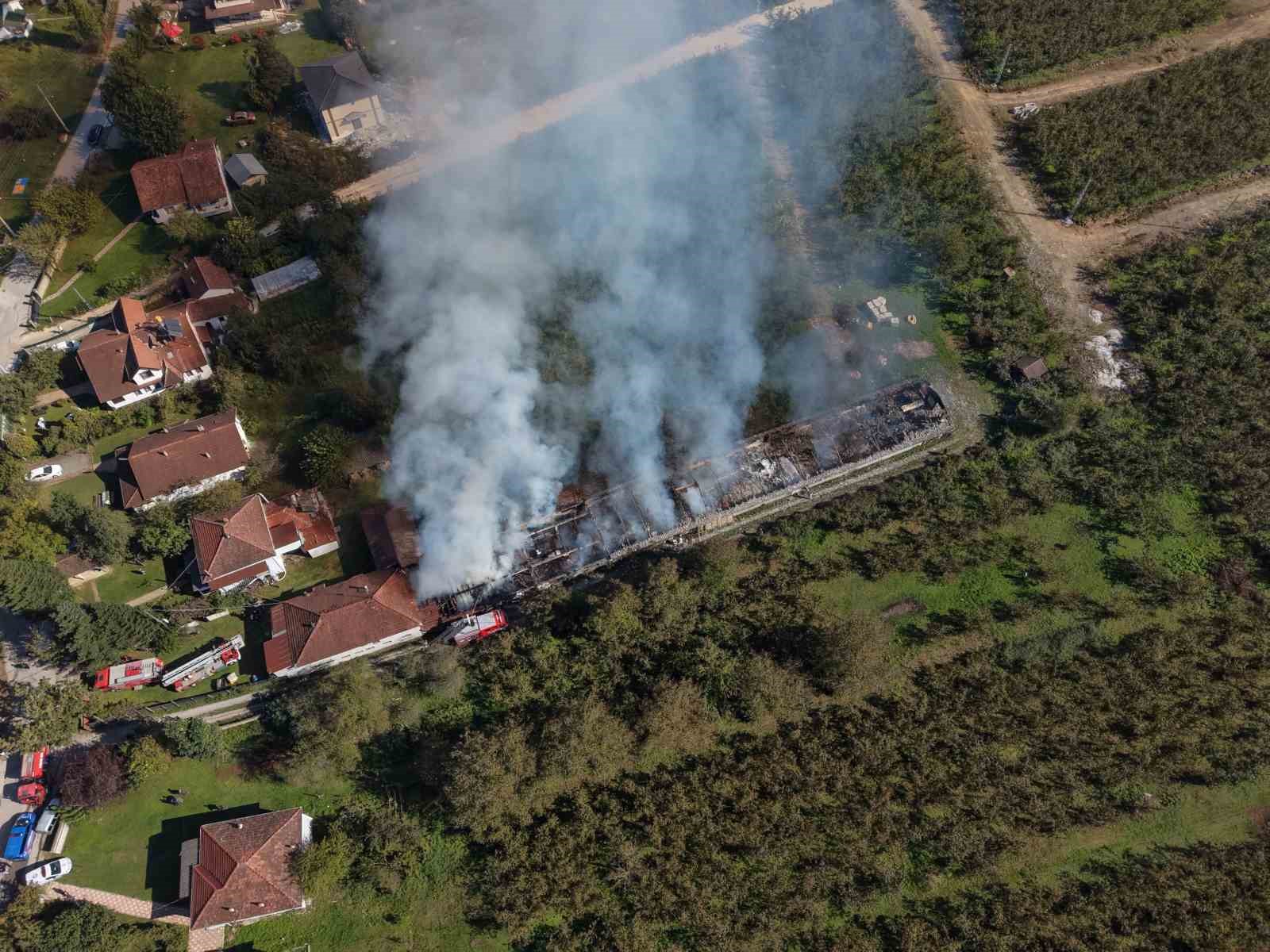 Düzce'de fabrikada yangın çıktı