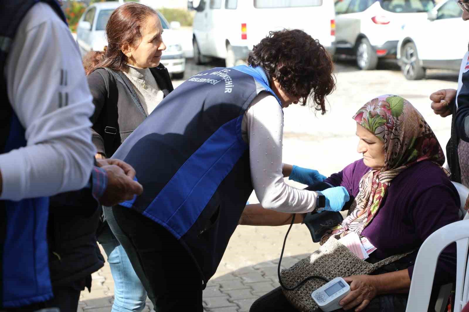 MUĞLA BÜYÜKŞEHİR’DEN HİSARÖNÜ’NDE MEME KANSERİ FARKINDALIĞI