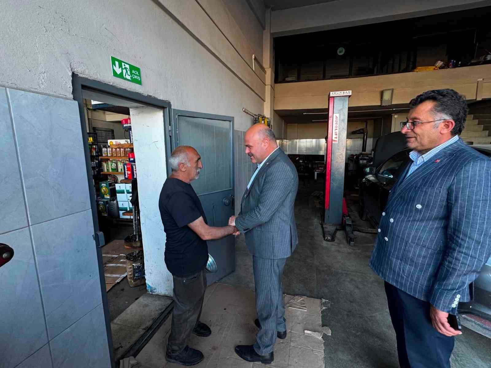 Kars'ta AK Parti Teşkilatından Sanayi Sitesi esnafına ziyaret