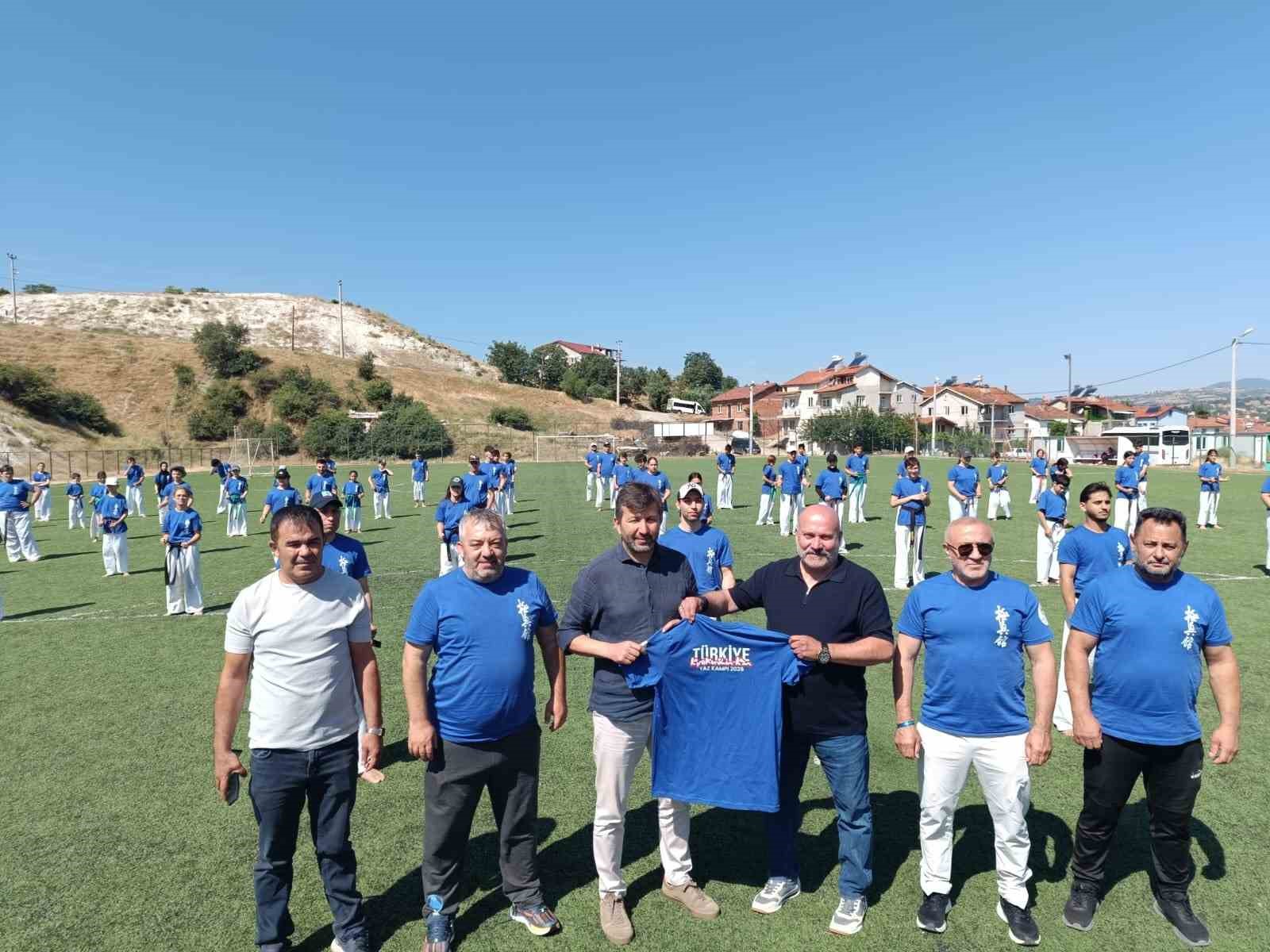 Kütahya'da Kyokushin-Kan Türkiye Yaz Gelişim Kampı sona erdi