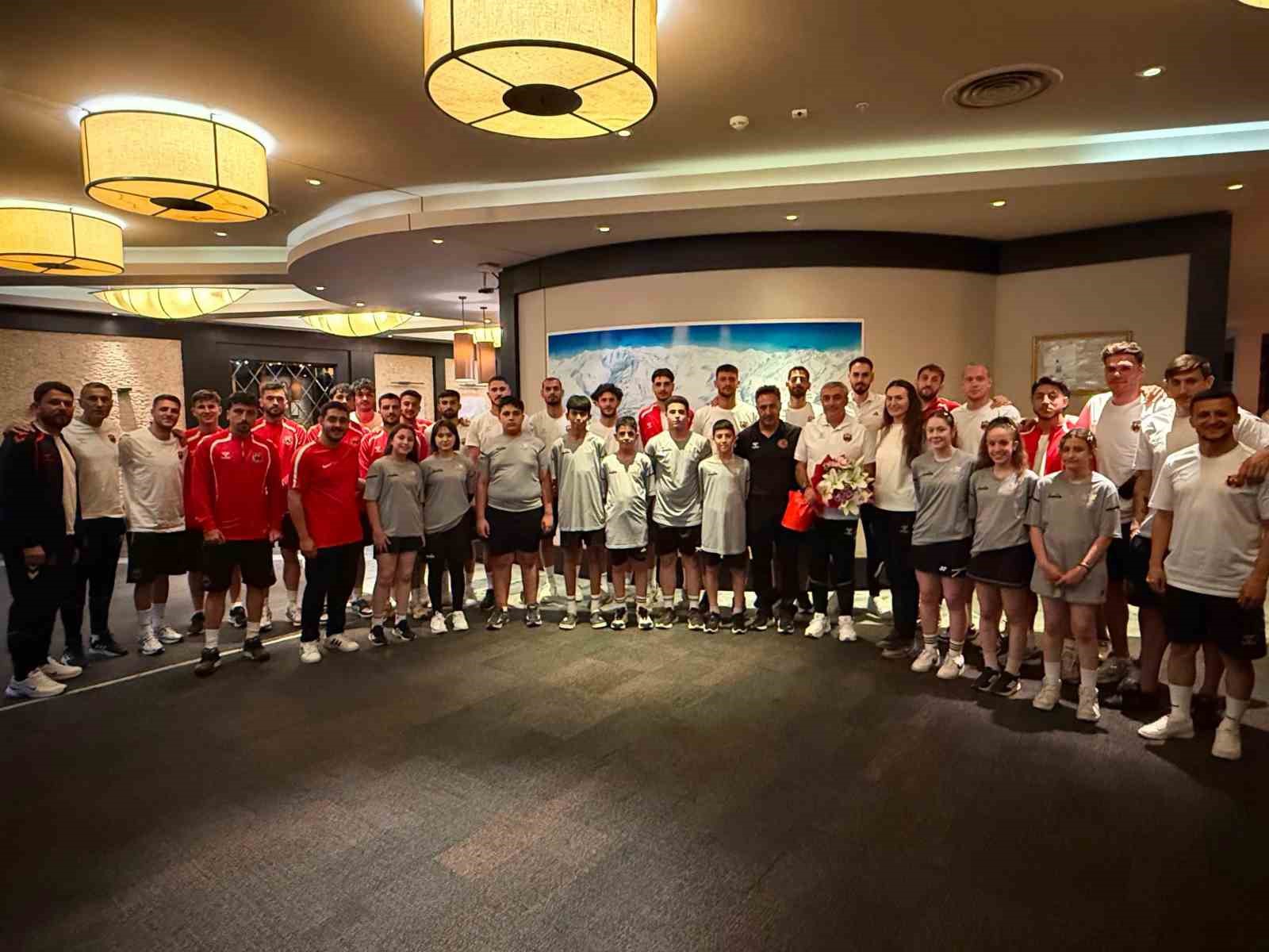 Erzincan’ın iki spor kulübü Erzurum’da buluştu