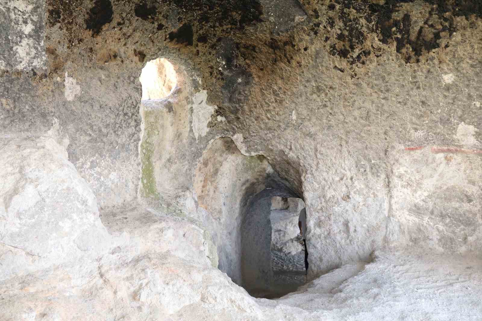 9. yüzyıldan kalan Solomon Kalesi restore edilmeyi bekliyor