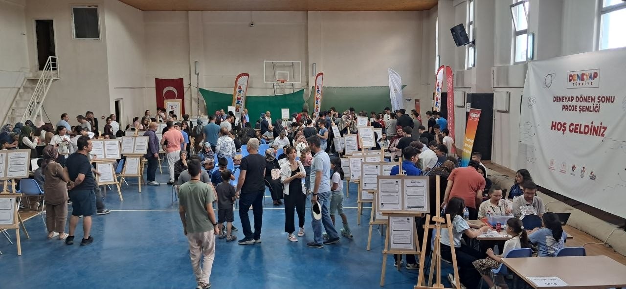 Erzincan'da bilim ve teknoloji rüzgârı: 28 proje jüri karşısına çıktı