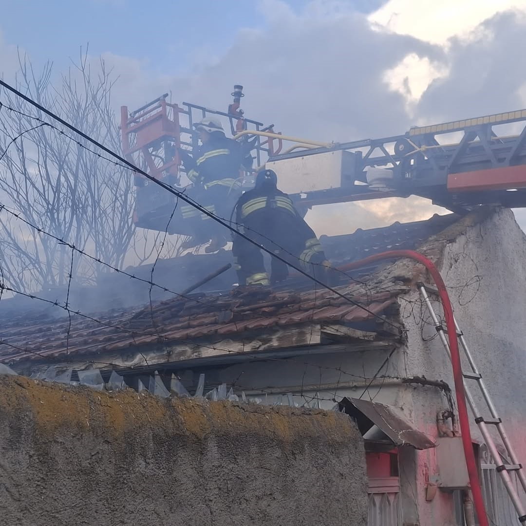 Eskişehir'de müstakil evde çıkan yangın korkuttu