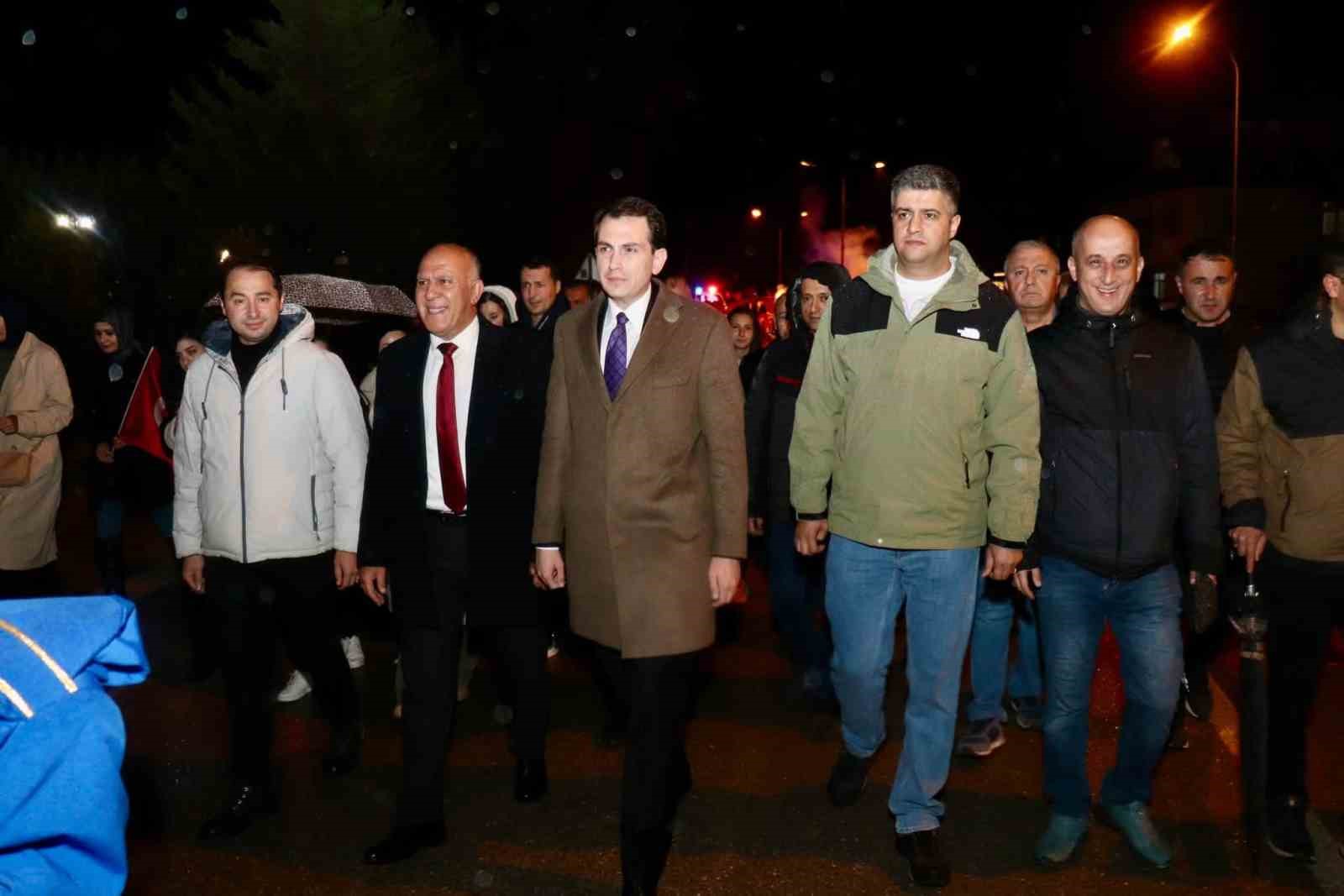 HİSARCIK’TA CUMHURİYET COŞKUSU FENER ALAYI VE KONSERLE TAÇLANDI