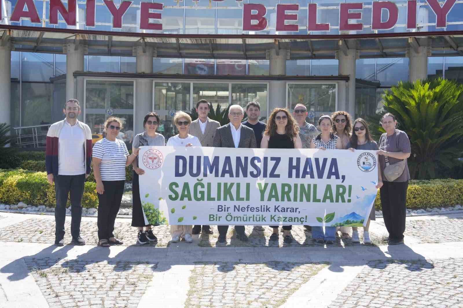 Burhaniye’de bağımlılıkla mücadelede farkındalık afişleri tanıtıldı