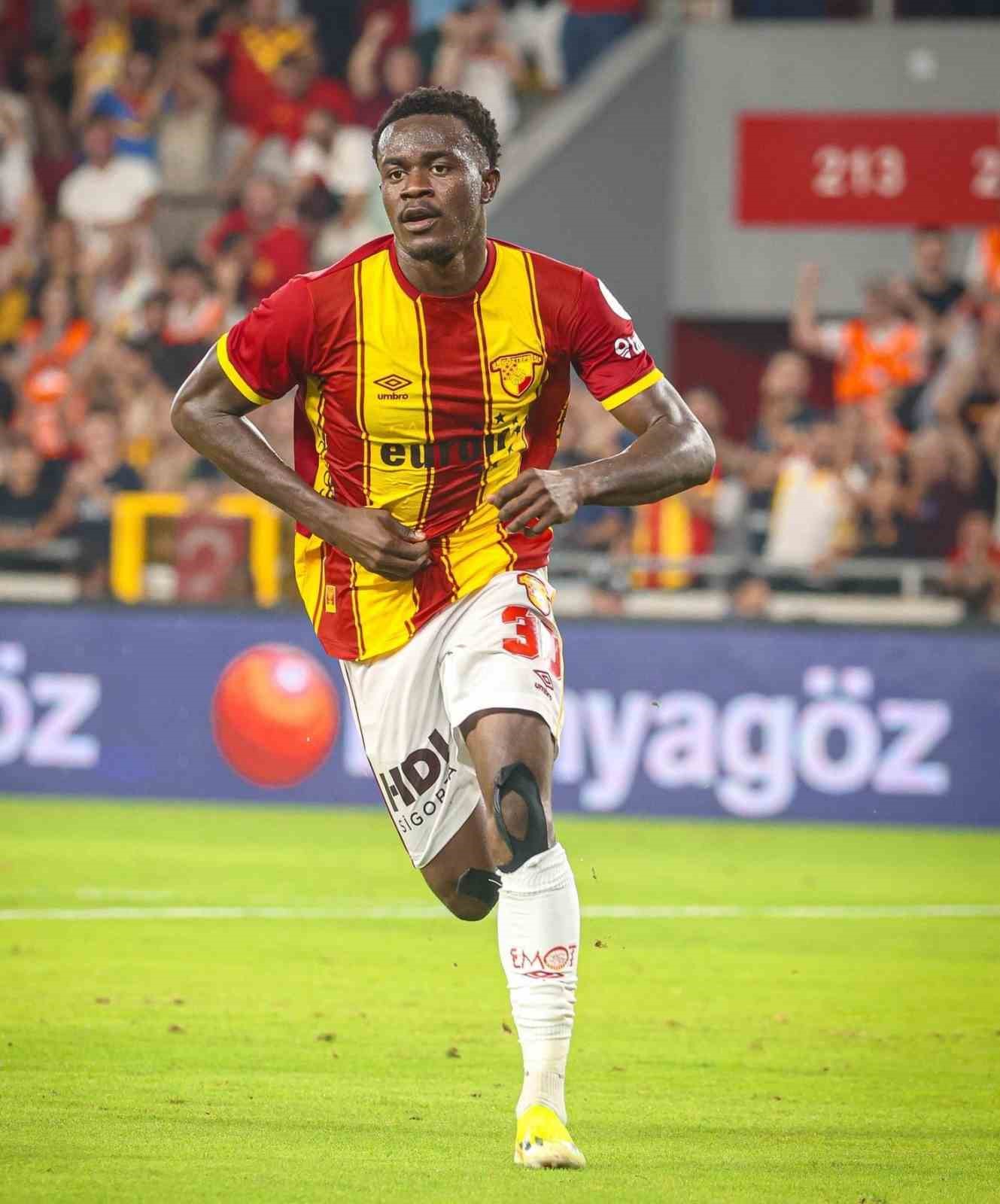 Göztepe’nin orta sahası Anthony Dennis ile Al-Jazira ilgileniyor