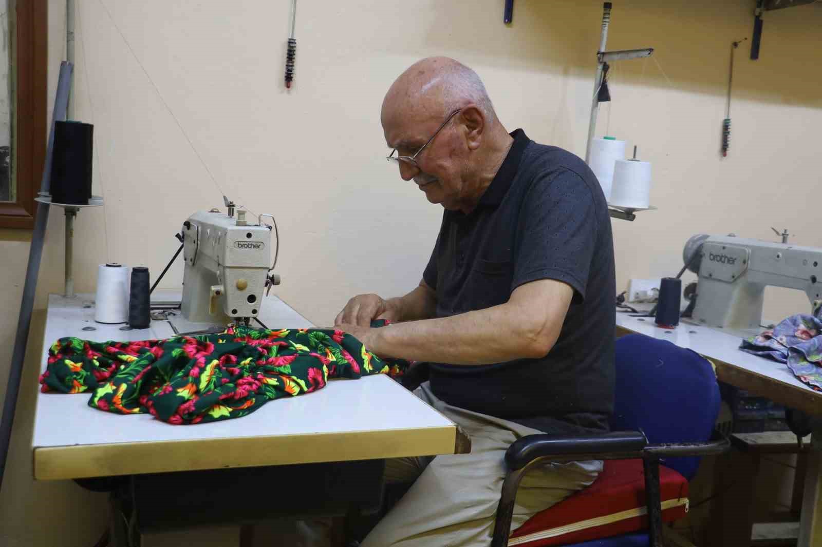 Hazır giyim, terziliği değiştirdi: 65 yıllık terzi iğne ve makasını hiç bırakmadı