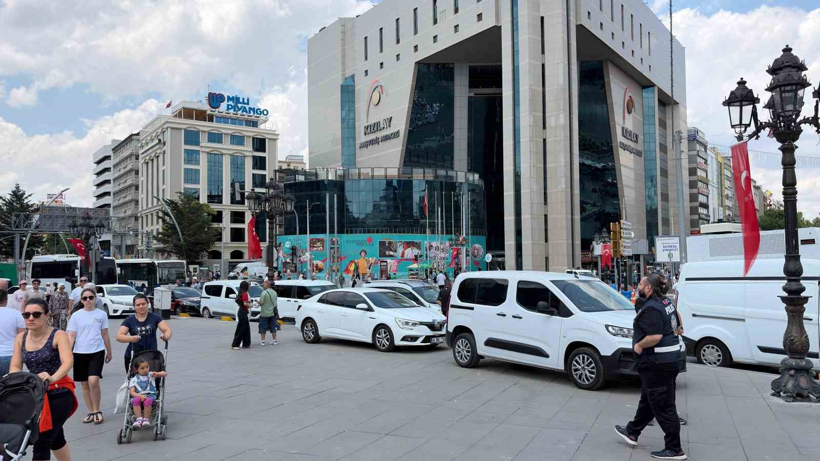 NATO Zirvesi öncesi Kızılay Meydanı'nda geniş güvenlik önlemleri