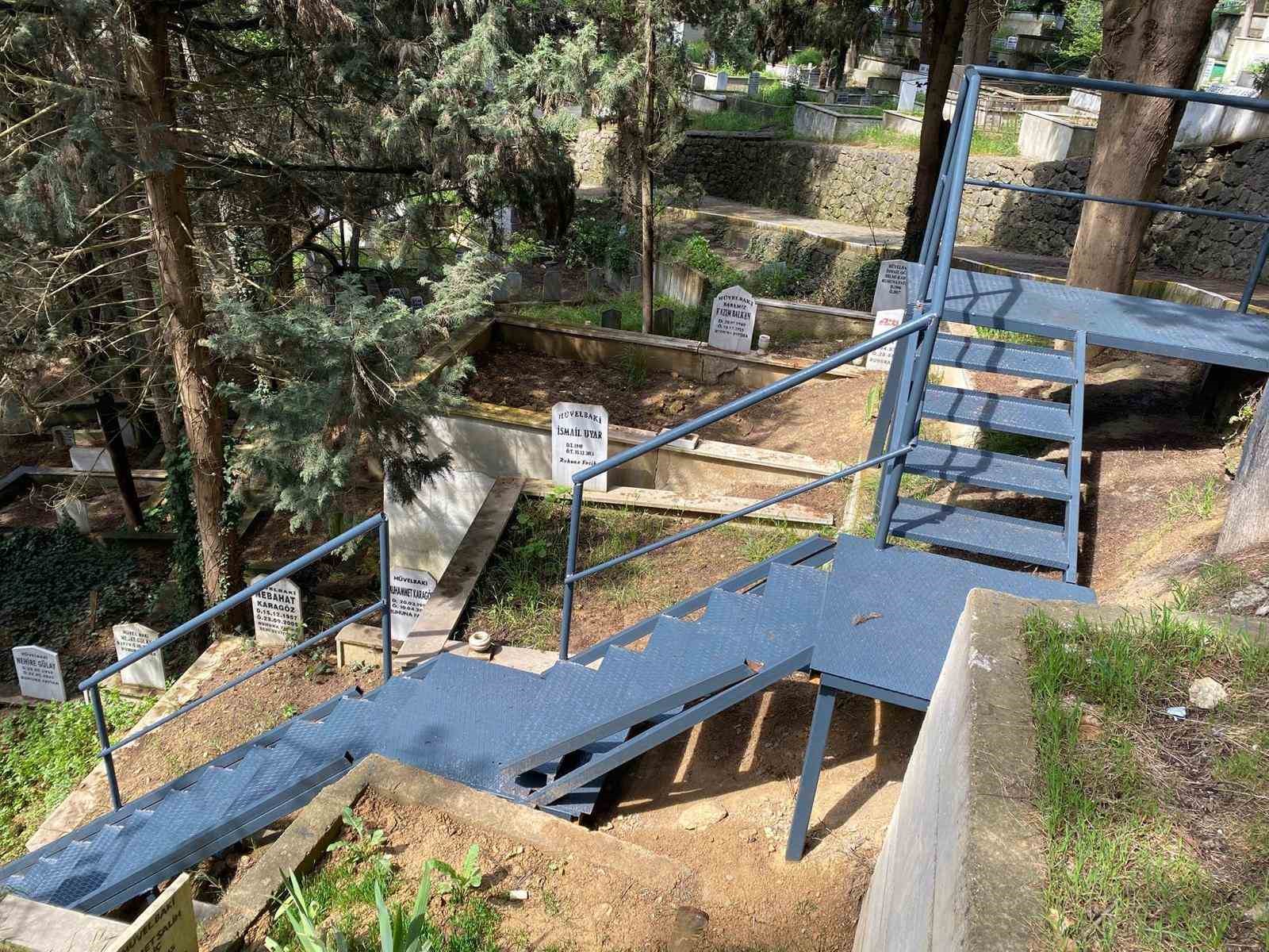 Mezarlıklarda erişim ve güvenlik artırılıyor
