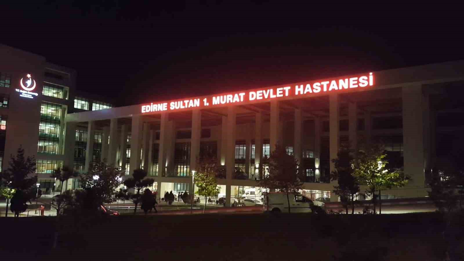 İpsala'da ahıra yıldırım düştü: 3 büyükbaş hayvan telef oldu, çiftlik sahibi yaralandı