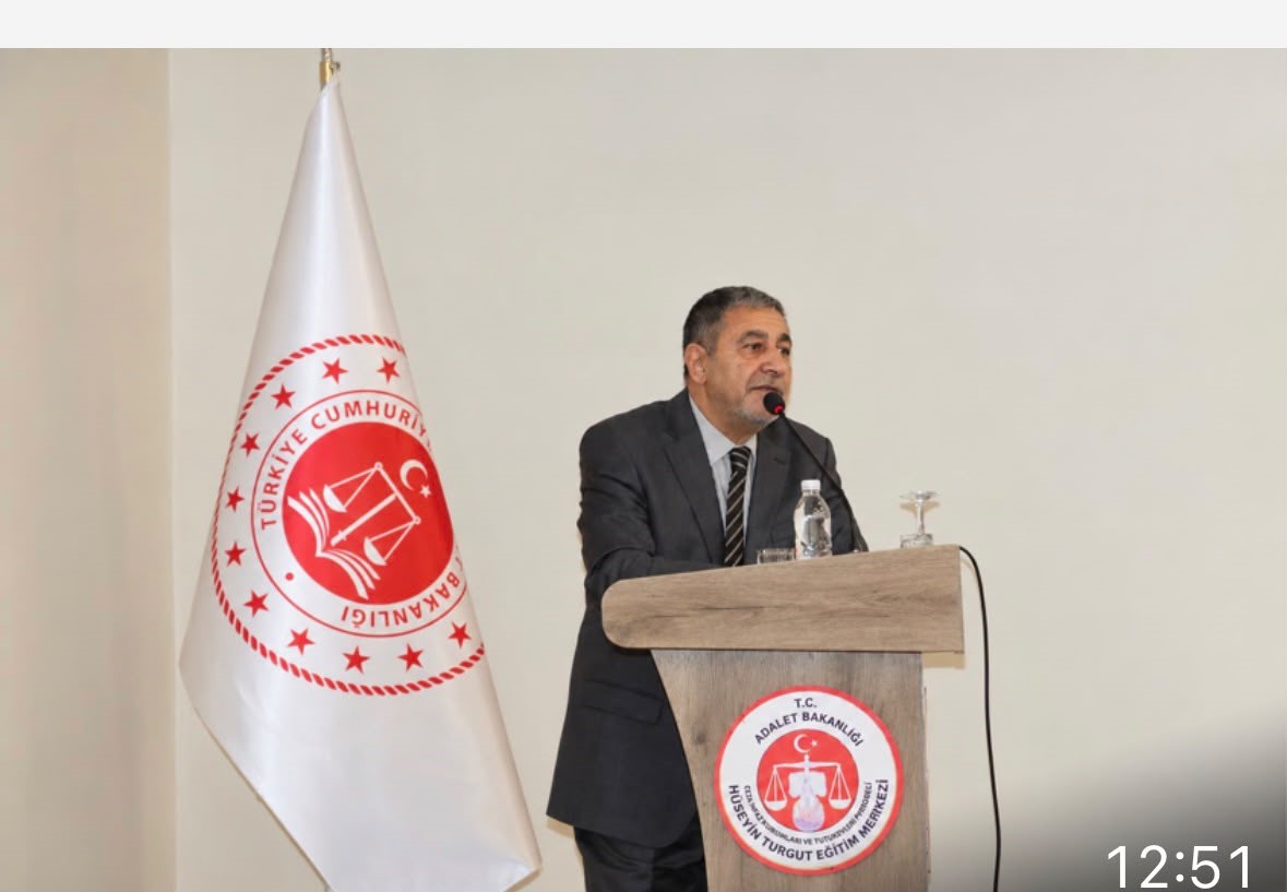 ERZURUM KALKINMA VAKFI (ERVAK)  İLE ADALET BAKANLIĞI HÜSEYİN TURGUT EĞİTİM MERKEZİ PAYDAŞLIĞINDA DÜZENLENEN “SALTANATTAN CUMHURİYETE OLAYLAR VE İNSANLAR” KONULU KONFERANS,  HÜSEYİN TURGUT EĞİTİM MERKEZİ KONFERANS SALONU’NDA GERÇEKLEŞTİRİLDİ.
