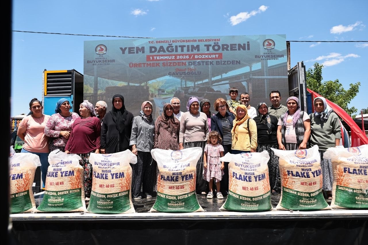 Denizli'de 19 ilçede 32 bin çuval yem yetiştiriciyle buluştu