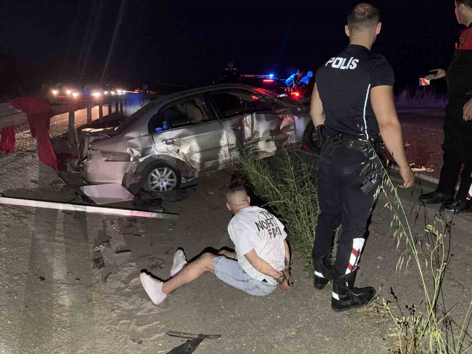 Bursa'da 100 kilometrelik kovalamaca bariyere çarpınca bitti