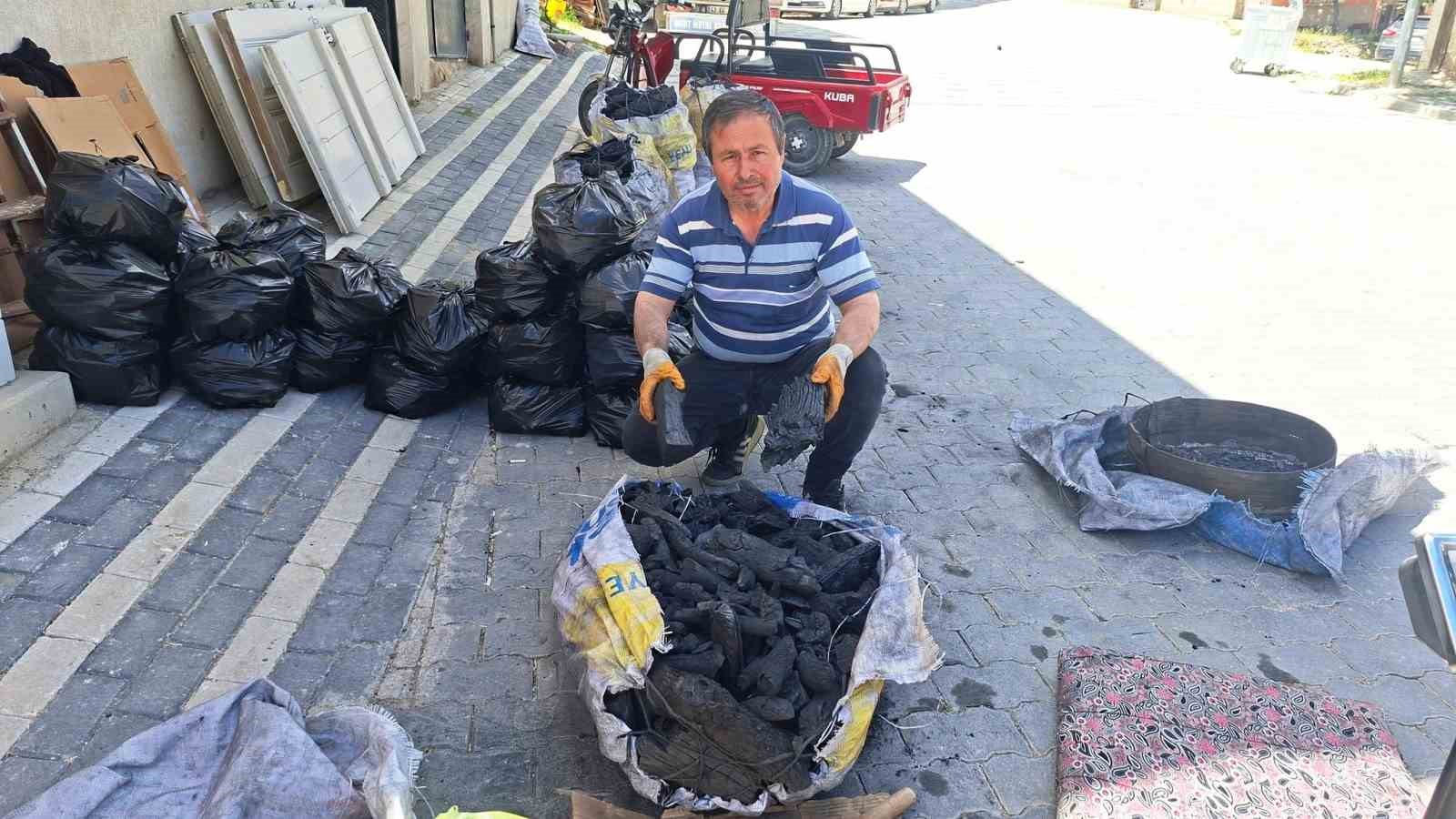 Kurban Bayramı yaklaştı, Hisarcık'ta mangal kömürü satışları arttı