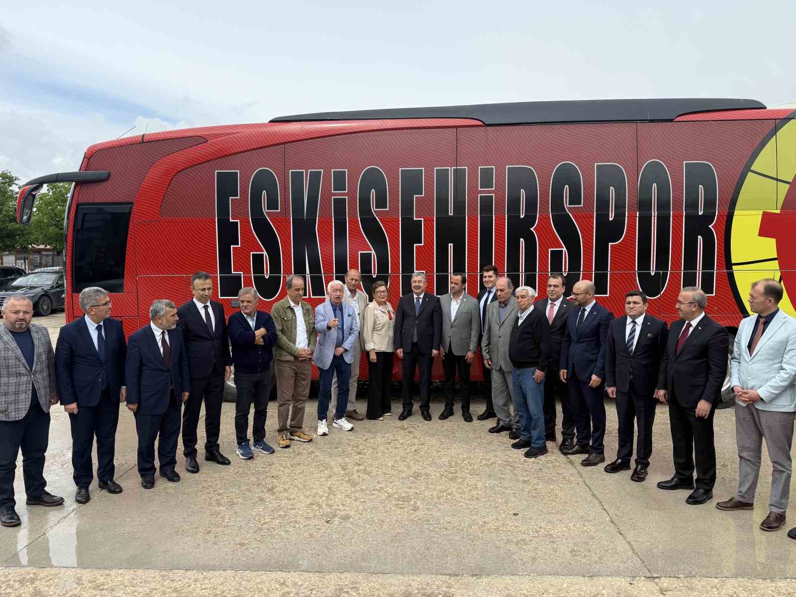 Eskişehir’de Fethi Heper Spor Ortaokulu düzenlenen törenle hizmete açıldı