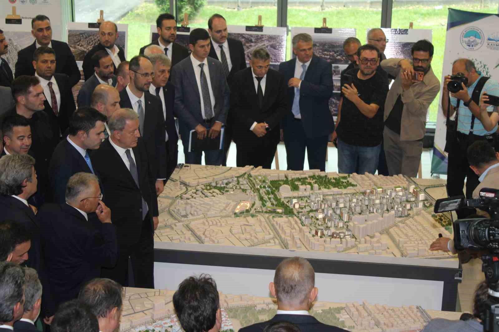 Bakan Kurum ve Yumaklı’dan Kayseri temasları