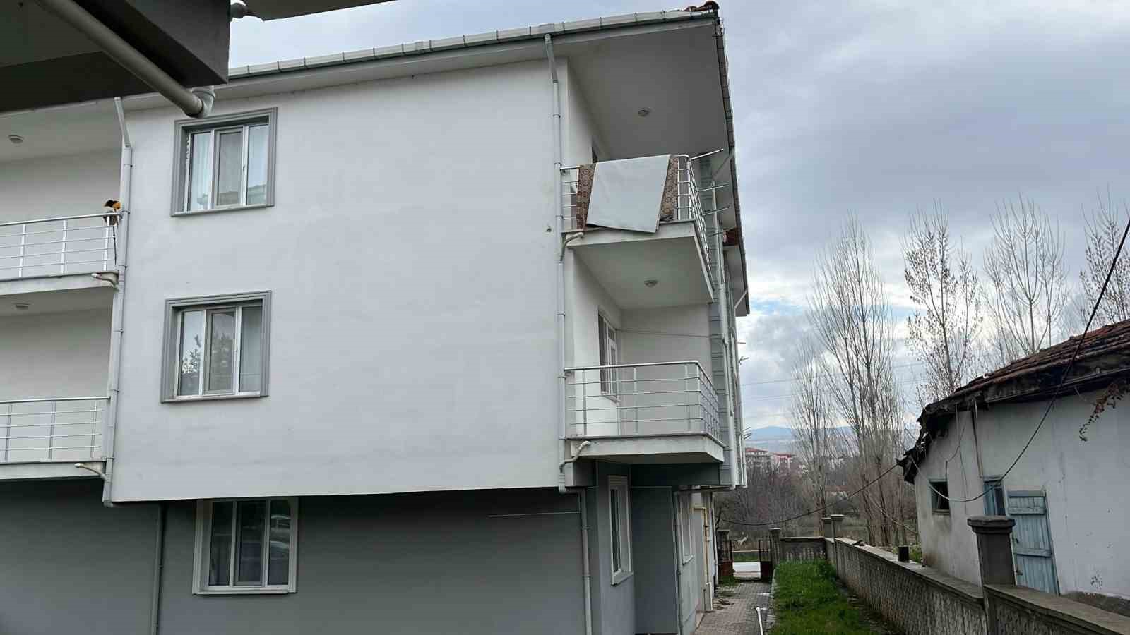 Kütahya'da balkondan düşen Alzaymır hastası hayatını kaybetti